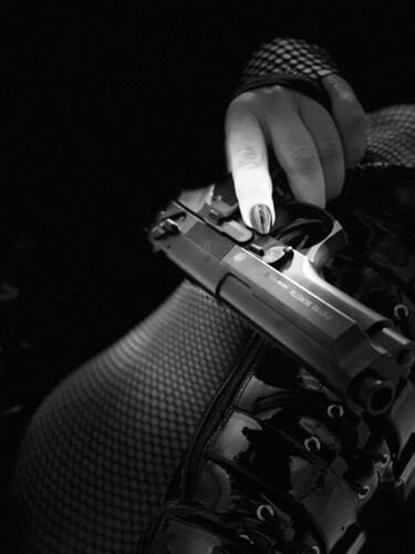 Fotografia intitolato "Beretta boots" da Shank Arte, Opera d'arte originale, Fotografia digitale