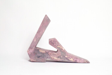 Sculptuur getiteld "POINTED TOE" door Hamu Isen, Origineel Kunstwerk, Klei