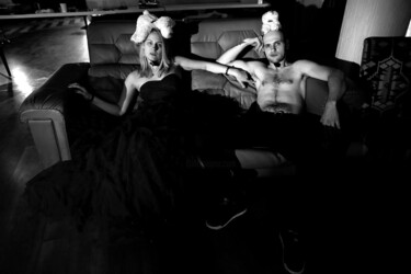Photographie intitulée "ak1a / Toy Boy, Toy…" par Leni Smoragdova, Œuvre d'art originale, Photographie argentique Monté sur…
