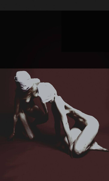 :R7+ / Figures collection: Transaction Dolls - {$M} Photographie intitulée ":R7+ / Figures coll…" par Leni Smoragdova, Œuvre d'art originale, Photographie argentique Monté sur…