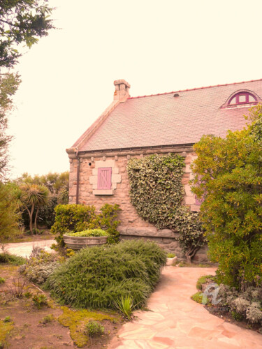 A picturesque house with a evening colours edition Photographie intitulée "A picturesque house…" par Cédric Hajiji, Œuvre d'art originale, Photographie manipulée