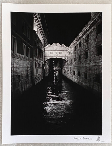 Venise, Pont des Soupirs, la nuit Fotografie getiteld "Venise, Pont des So…" door Loeber-Bottero, Origineel Kunstwerk, Digitale fotografie