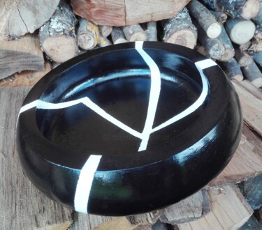 Design titled "Broken peace" by Faber Artisan, Original Artwork, Table art