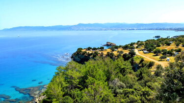 Mediterranean Camping by Clear Blue Waters Fotografia intitolato "Mediterranean Campi…" da Sergei Gundorov, Opera d'arte originale, Fotografia digitale