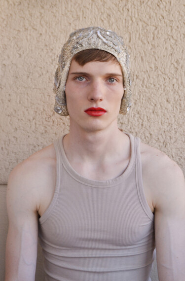 Photographie intitulée "OLEKSANDR" par Laurent  Poleo-Garnier, Œuvre d'art originale, Papier