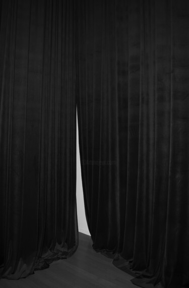 Photography titled "Exposer le vide (ri…" by Hannah Archambault, Original Artwork, Analog Print
