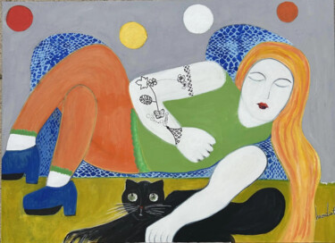 Femme allongée sur un fauteuil avec son chat noir »