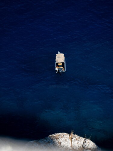 Drawing titled "Boat in the aegean…" by Théo Antonin, Original Artwork, Paper
