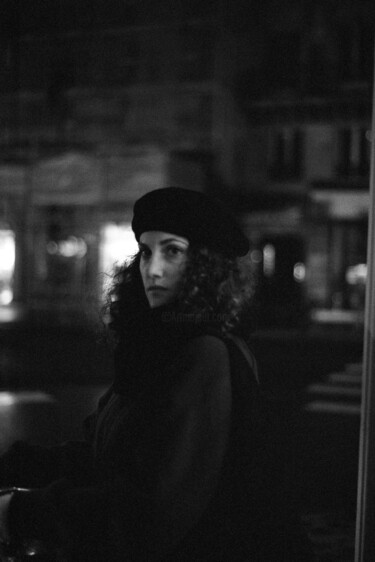 Fotografía titulada "Maïa, Montparnasse,…" por Hamadou Frédéric Baldé Pham, Obra de arte original, Aluminio