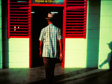 Photography titled "L'Homme au chapeau,…" by Jean Robert Franco, Original Artwork, Analog Print
