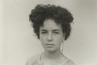 Photography titled "Ysée. "Trésors", 20…" by Estelle Lagarde, Original Artwork, Analog photography