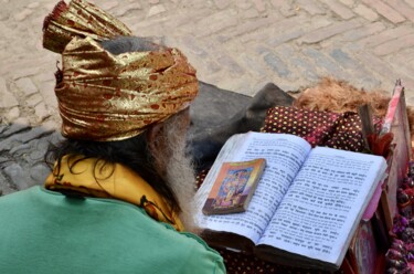 Népal - religieux hindou récitant une prière, Katmandu Fotografie getiteld "Népal - religieux h…" door Christian Ebel, Origineel Kunstwerk, Digitale fotografie