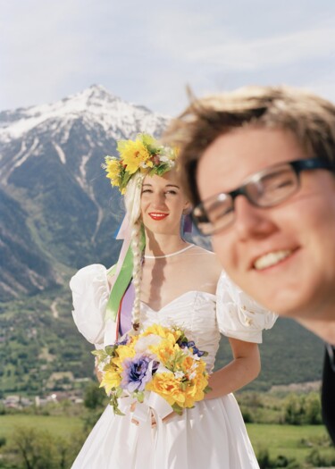 Фотография под названием "Mariage à Loeche le…" - Romain Mader, Подлинное произведение искусства, Цифровая печать