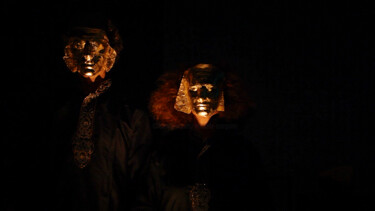 Sculpture titled "VISAGES D'OR A MAIN…" by Manuela Morgaine, Original Artwork, Metals