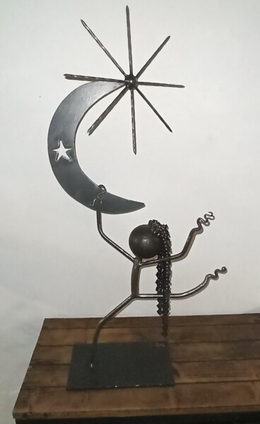 Scultura intitolato "Sous la lune" da Thierry Jamme/ Des Choses À Fer, Opera d'arte originale, Acciaio inossidabile