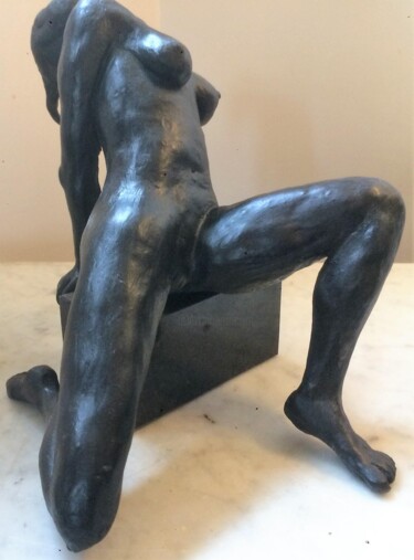 Scultura intitolato "Ce plaisir est le m…" da Reno Sculpteur, Opera d'arte originale, Argilla
