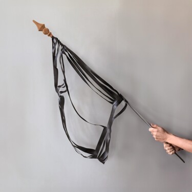 Art textile intitulée "ÄP. DRAPEAUX DE PEA…" par Man Lius, Œuvre d'art originale, Métaux