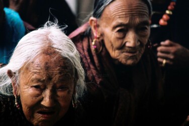 Inde du Nord - femmes boudhistes, Himachal Pradesh "Inde du Nord - femm…" başlıklı Fotoğraf Christian Ebel tarafından, Orijinal sanat, Analog Fotoğrafçılık