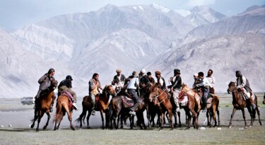 Fotografie getiteld "Afghanistan - Bouzk…" door Christian Ebel, Origineel Kunstwerk, Film fotografie