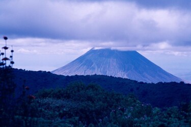 "Tanzanie - volcan d…" başlıklı Fotoğraf Christian Ebel tarafından, Orijinal sanat, Analog Fotoğrafçılık