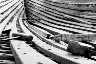 Hull of a Phinisi Wooden Boat - Bira Indonesia "Hull of a Phinisi W…" başlıklı Fotoğraf Robin Mcmarty tarafından, Orijinal sanat, Dijital Fotoğrafçılık