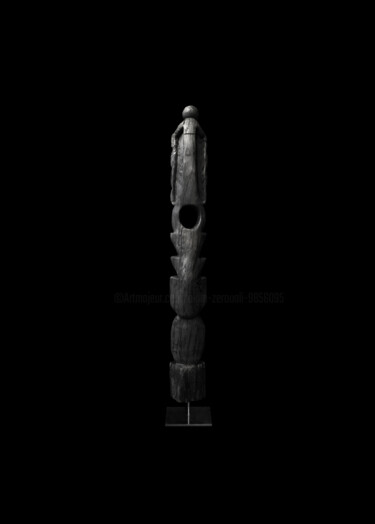 Skulptur mit dem Titel "Black Soul 2" von Akim Zerouali, Original-Kunstwerk, Holz