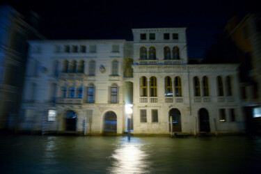 Venice at night, mystery of the Grand Canal during carnival "Venice at night, my…" başlıklı Fotoğraf Loeber-Bottero tarafından, Orijinal sanat, Dijital Fotoğrafçılık