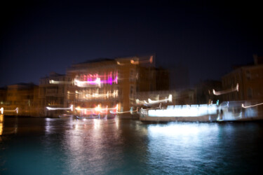 Venice at night, carnival in a palace on the Grand Canal "Venice at night, ca…" başlıklı Fotoğraf Loeber-Bottero tarafından, Orijinal sanat, Dijital Fotoğrafçılık