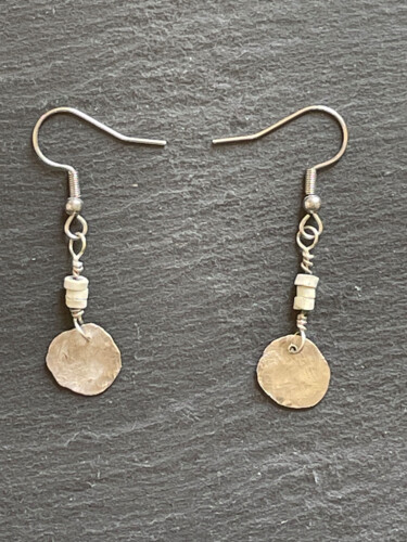 Boucles d'oreilles céramique blanche, argent martelé