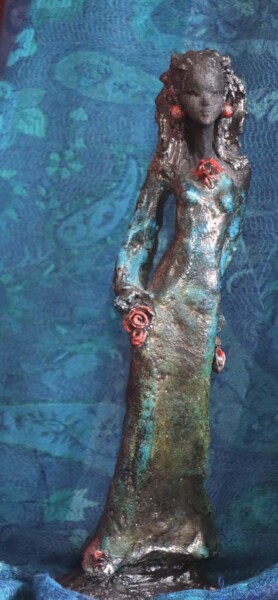 Sculpture intitulée "Femme  aux 3 roses" par Yvette Masson, Œuvre d'art originale, Céramique