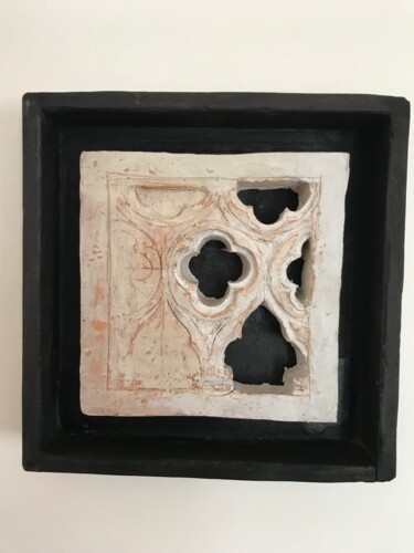 Traccia gotica Sculpture titled "Traccia gotica" by Armando D'Andrea, Original Artwork, Clay Mounted on Other rigid panel