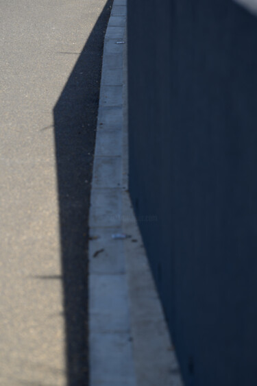 Central Margins - May 4, 2024, 16:06:17 Fotografia intitolato "Central Margins - M…" da Shuzo Takechi, Opera d'arte originale, Fotografia digitale
