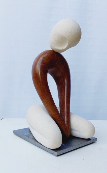 Skulptur mit dem Titel "Solitude" von Christian Valette, Original-Kunstwerk, Holz