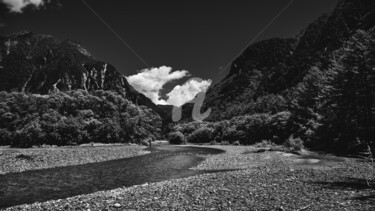 Azusa river in Kamikochi Fotografia intitolato "Azusa river in Kami…" da Anirban Basu, Opera d'arte originale, Fotografia digitale