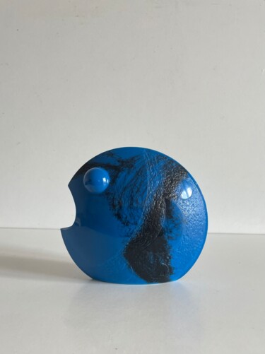 Sculpture titled "Poisson bleu en rés…" by Martun Harutyunyan, Original Artwork, Resin