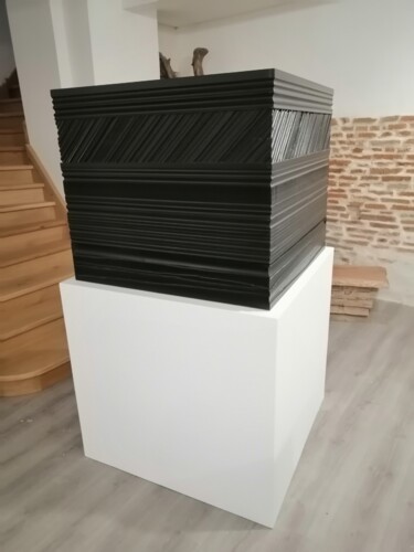 Scultura intitolato "" CUBE "   interpré…" da Mathieu Gazagnes, Opera d'arte originale, Acrilico