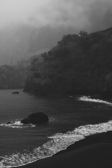 The beach, Madeira, 2025 Photographie intitulée "The beach, Madeira,…" par Cyrille Mulot, Œuvre d'art originale, Photographie numérique