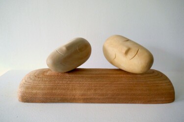 Sculptuur getiteld "The two of us" door Liquette-Gorbach, Origineel Kunstwerk, Hout