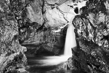 "Brua Falls" başlıklı Fotoğraf Peter Watson tarafından, Orijinal sanat, Analog Fotoğrafçılık