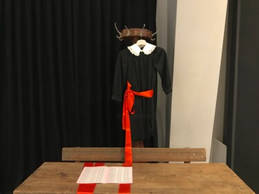 Design titled "Büyüyünce Çocuk Ola…" by Şahin Latifeci, Original Artwork, Table art