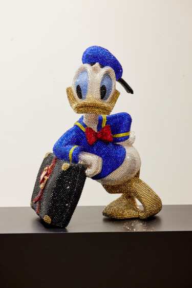 Sculptuur getiteld "Donald Duck" door Angela Gomes, Origineel Kunstwerk, Gietwerk