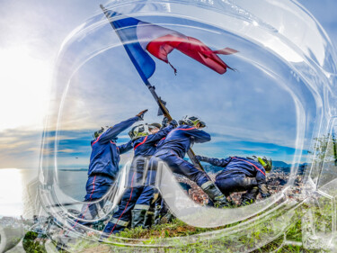 La cohésion est notre force Fotografie getiteld "La cohésion est not…" door Frederic Bos, Origineel Kunstwerk, Gemanipuleerde fotografie