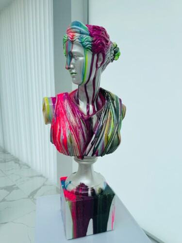 "Neon Artemis" başlıklı Heykel Antoni Dragan tarafından, Orijinal sanat, Rezine