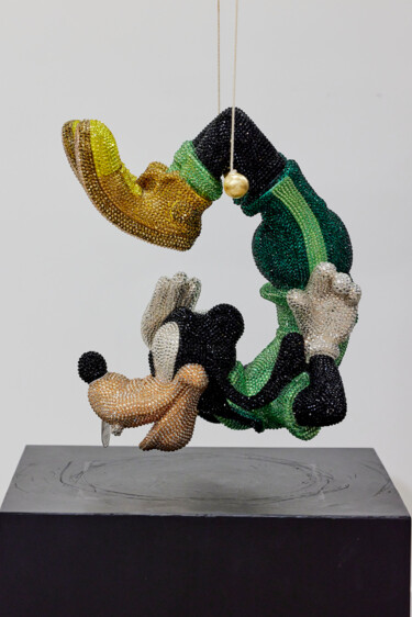 "Hanging Goofy Swaro…" başlıklı Heykel Angela Gomes tarafından, Orijinal sanat, Döküm