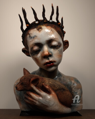 Crowned by the Quiet Sculptuur getiteld "Crowned by the Quiet" door Mothia Bella, Origineel Kunstwerk, Hars