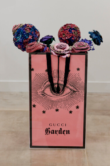Sculptuur getiteld "Fashion Garden" door Carla Cinciripi, Origineel Kunstwerk, Leer