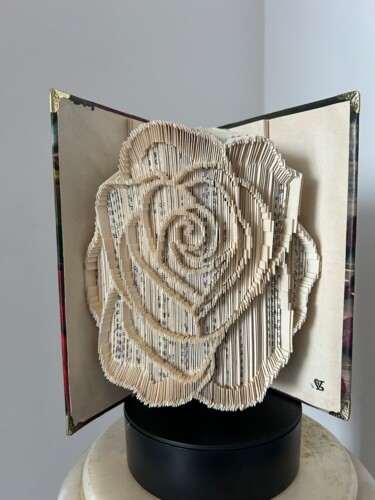 "Rose en relief" başlıklı Heykel Laura Vassallo tarafından, Orijinal sanat, Kâğıt