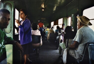 Fotografie mit dem Titel "Cuba - Train entre…" von Christian Ebel, Original-Kunstwerk, Analog Fotografie