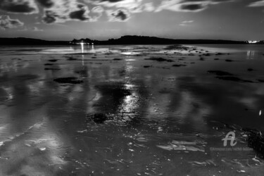 Marée basse de nuit.
