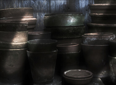 Fotografia zatytułowany „Antique Pots” autorstwa Peter Watson, Oryginalna praca, Fotografia filmowa